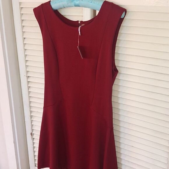 NWT FreeĀ People Fitā& Flare Skater Skirt Darts. Back Zip Deep Red. GreatāBasic! - Picture 3 of 17